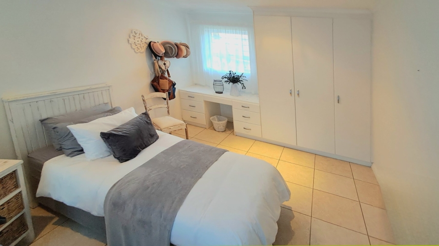 4 Bedroom Property for Sale in Seaview Eastern Cape